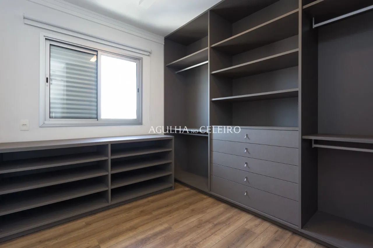 Venda/Moema: Vista Livre e piscina! – CO0575