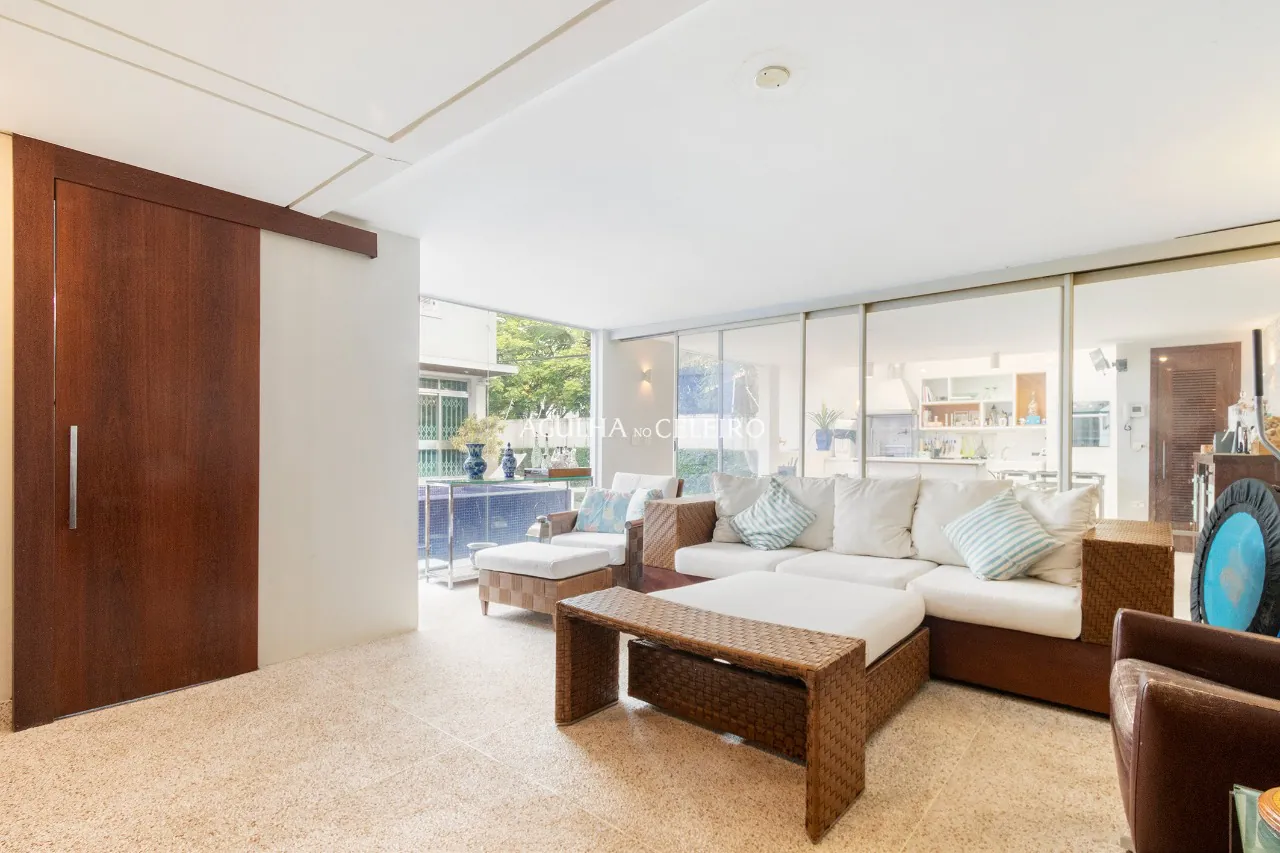 Casa deliciosa á venda em Alto de Pinheiros. – 12393