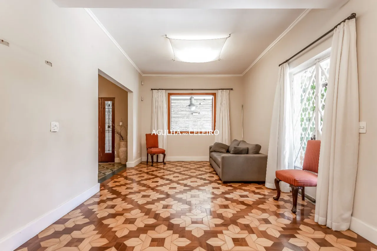 Casa com área externa repleta de verde à venda no Jardim Paulista – 12415 - IMG_0009