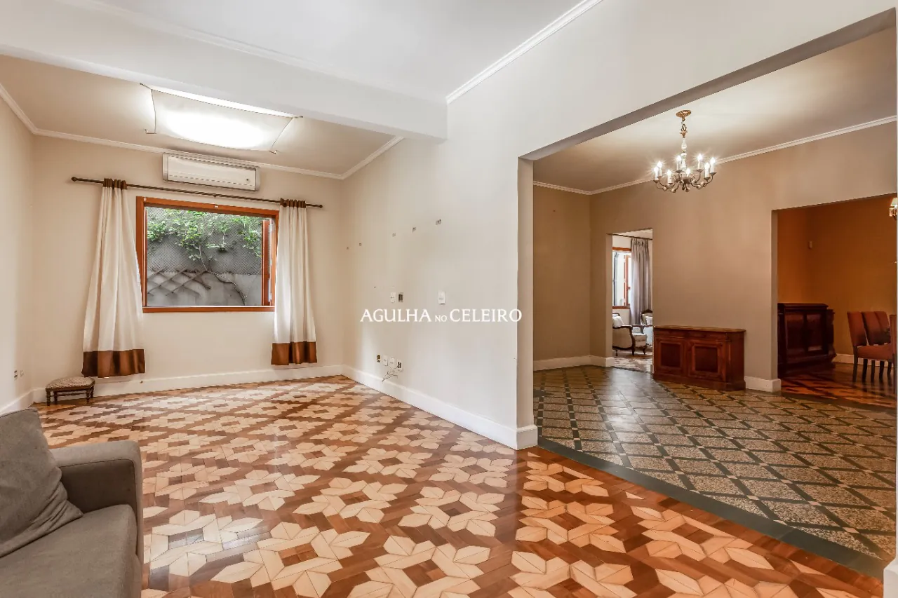 Casa com área externa repleta de verde à venda no Jardim Paulista – 12415 - IMG_0007