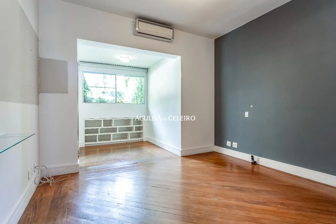 Casa com área externa repleta de verde à venda no Jardim Paulista – 12415 - IMG_0039