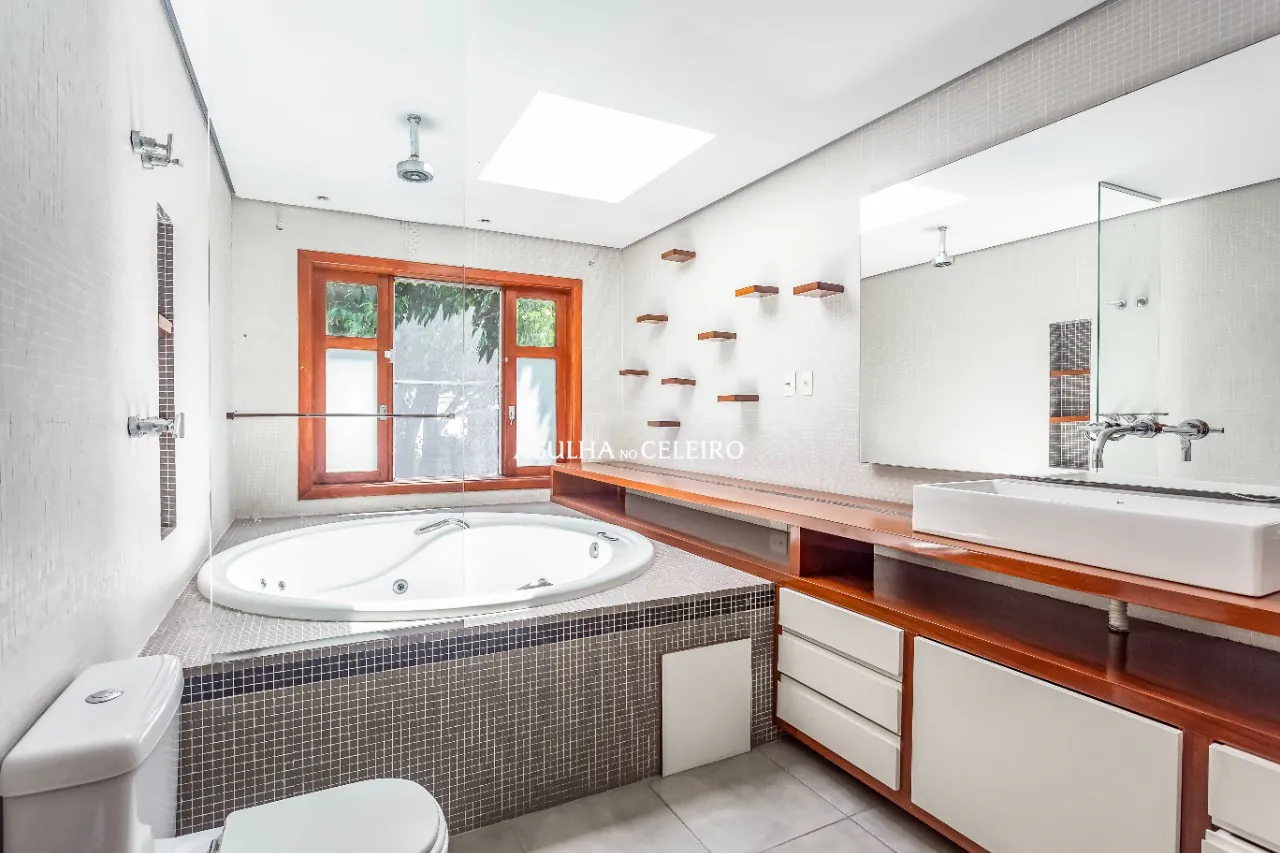 Casa com área externa repleta de verde à venda no Jardim Paulista – 12415 - IMG_0043