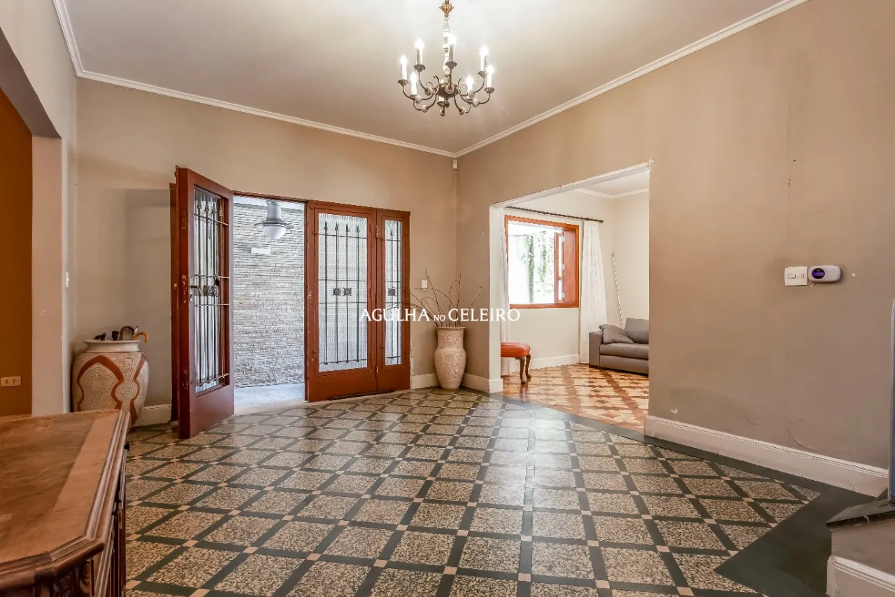 Casa com área externa repleta de verde à venda no Jardim Paulista – 12415 - IMG_0004