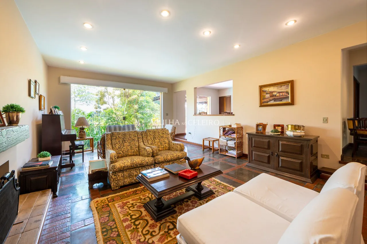 Uma casa clássica e intimista à venda em Pinheiros com planta de 436m² – 12617 - aparatamento - a - venda - em - alto - de - pinheiros (2)