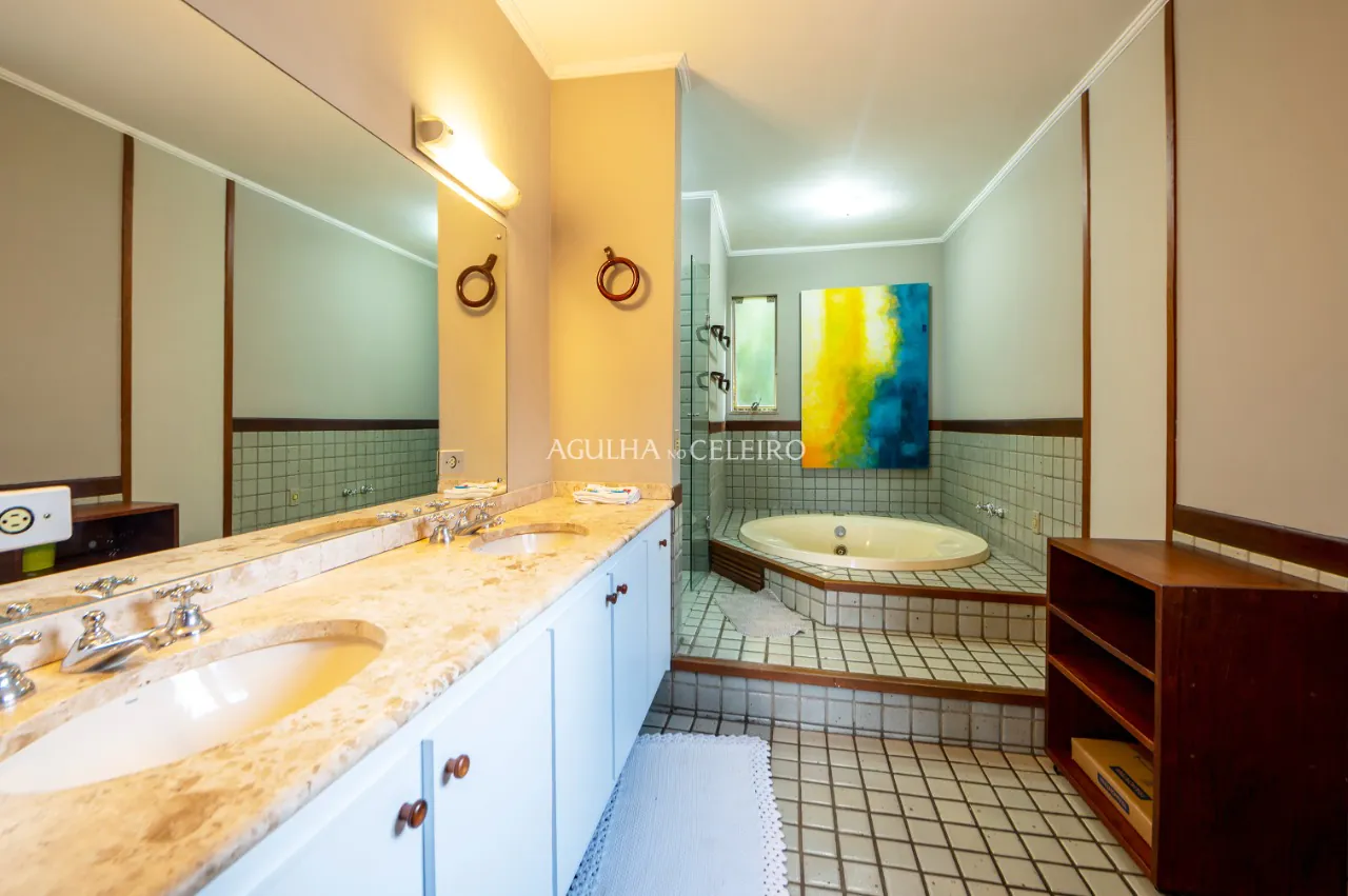 Uma casa clássica e intimista à venda em Pinheiros com planta de 436m² – 12617 - aparatamento - a - venda - em - alto - de - pinheiros (12)