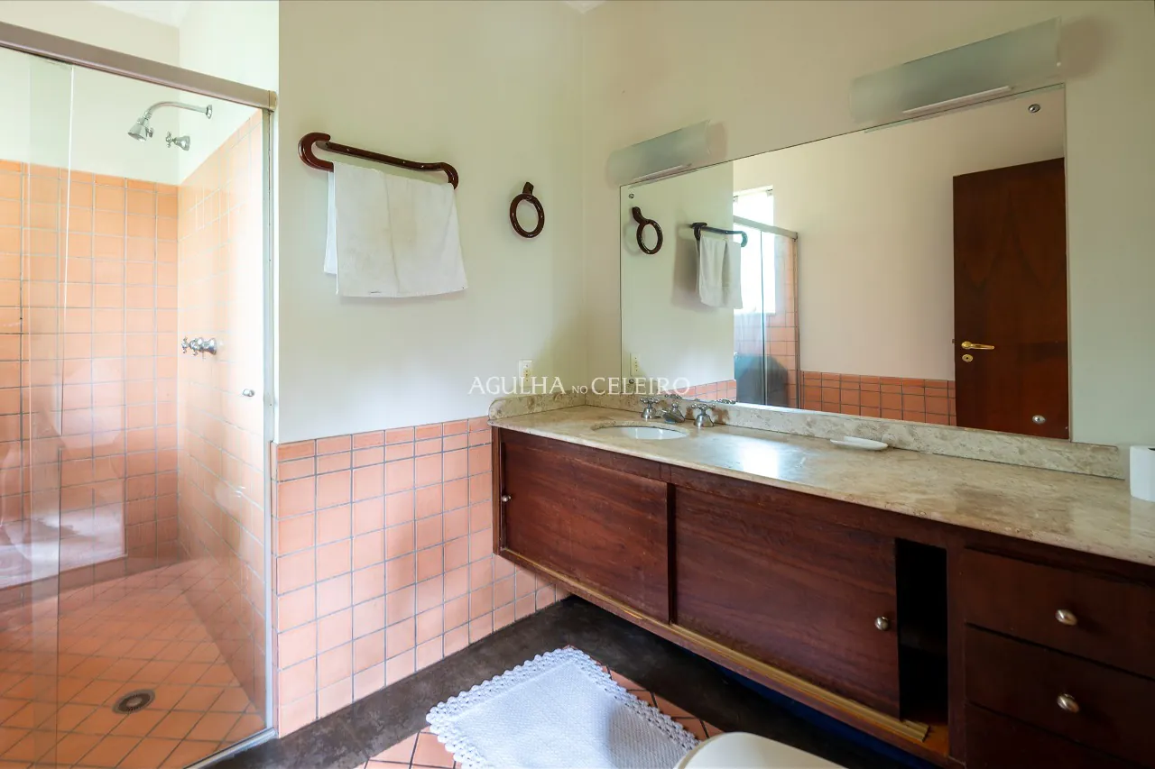 Uma casa clássica e intimista à venda em Pinheiros com planta de 436m² – 12617 - aparatamento - a - venda - em - alto - de - pinheiros (28)