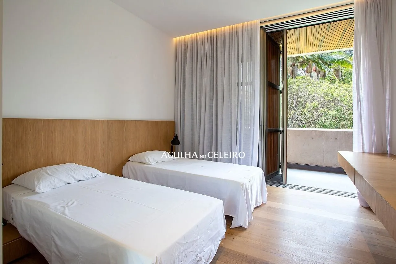 Uma casa única, assinada por Gui Mattos em Alto de Pinheiros. – 12801