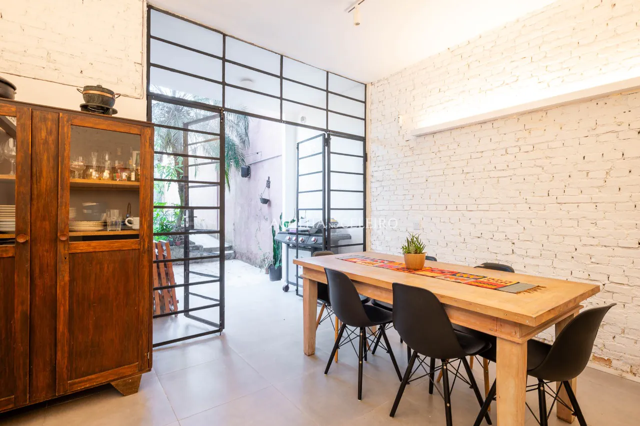 Casa charmosa e na medida em Alto de Pinheiros – 12987