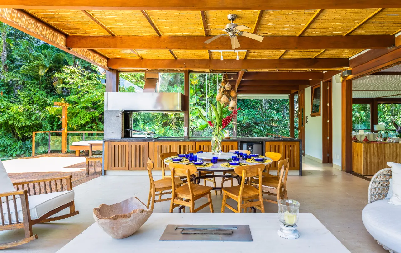 Casa de praia lindíssima, cercada pela Mata Atlântica na Praia de São Pedro. – 13195 - Alta Resolução73