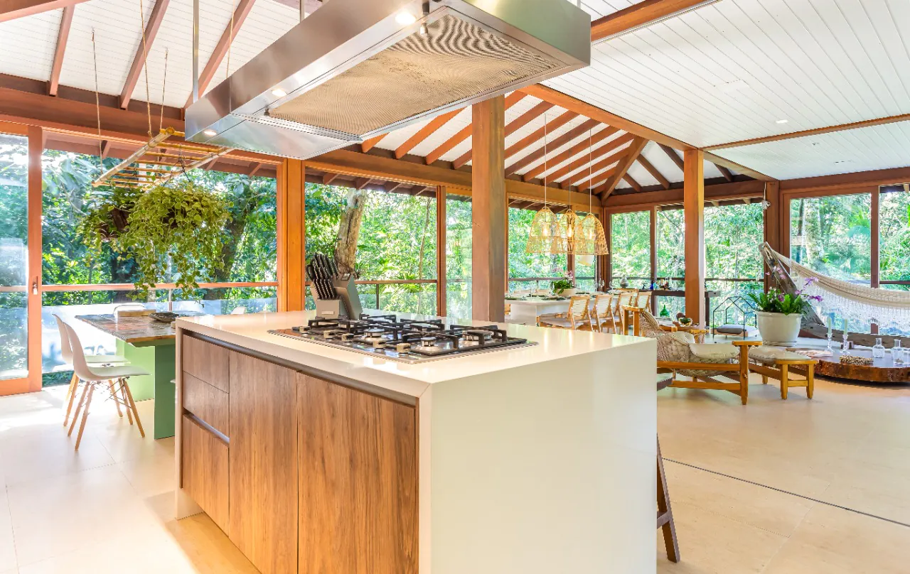 Casa de praia lindíssima, cercada pela Mata Atlântica na Praia de São Pedro. – 13195 - Alta Resolução64