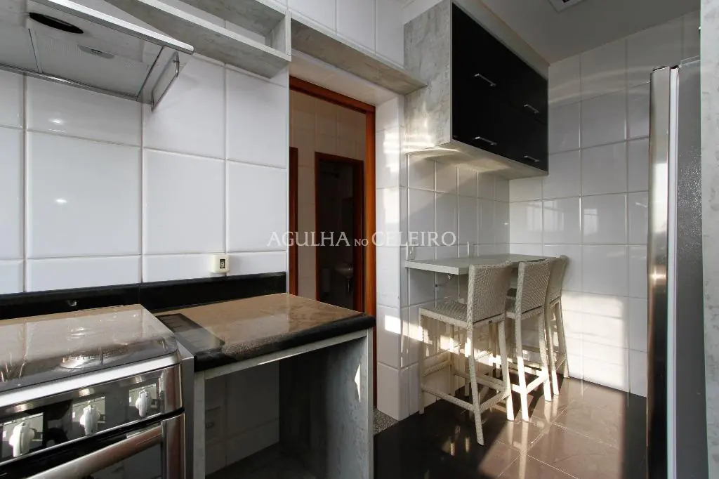 Apartamento a venda na Vila Madalena, varanda gourmet e vista eterna para o verde. – AP2438