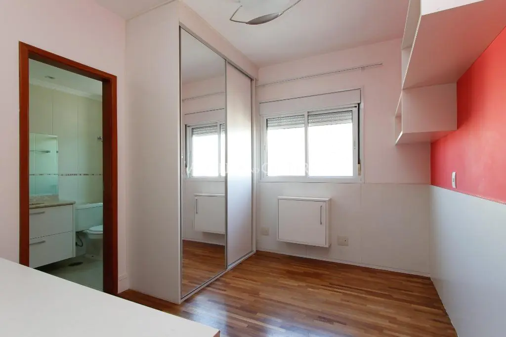 Apartamento a venda na Vila Madalena, varanda gourmet e vista eterna para o verde. – AP2438