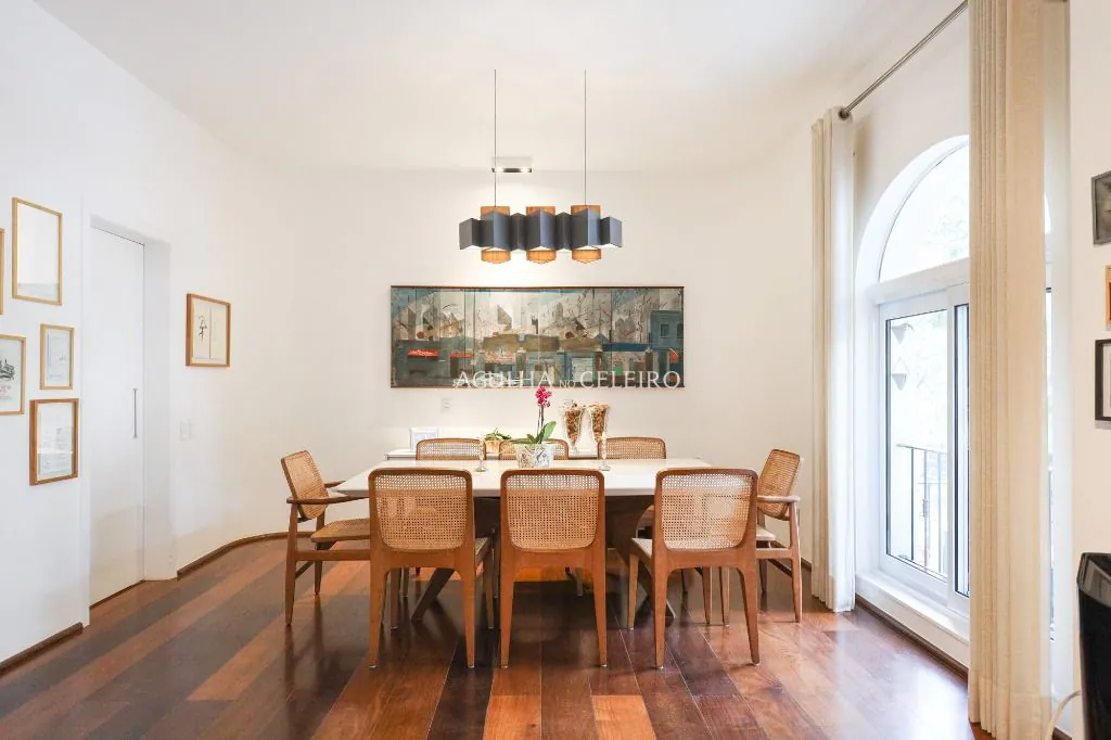 Venda/Jardim América: Apartamento Reformado no Jardins! – AP4275