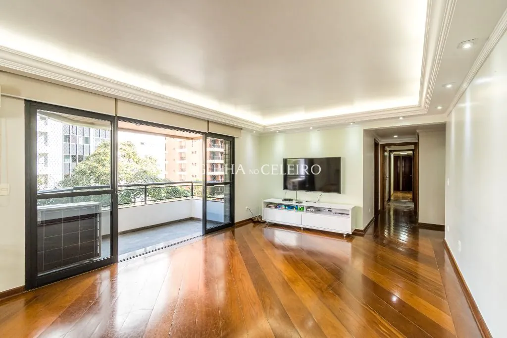 Venda/Moema: 04 suítes no melhor de Moema Pássaros! – AP7001