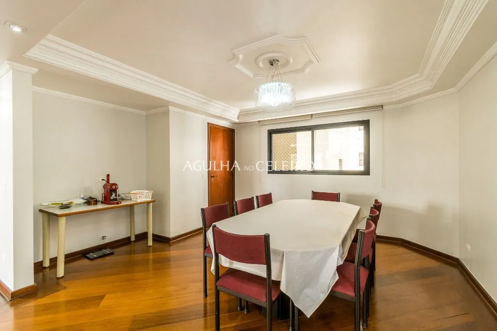 Venda/Moema: 04 suítes no melhor de Moema Pássaros! – AP7001