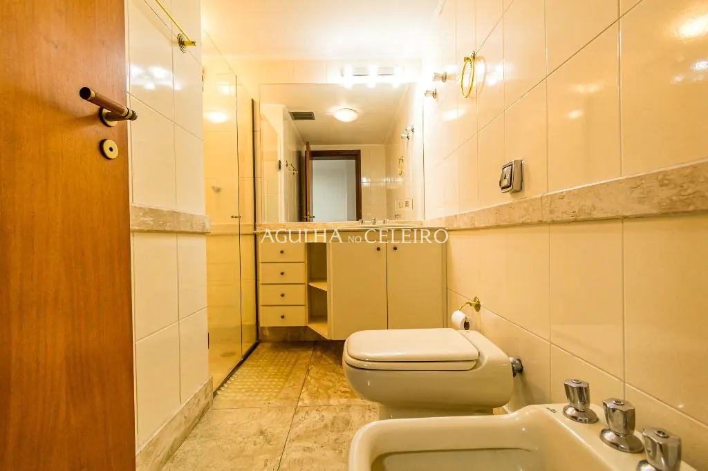 Venda/Moema: 04 suítes no melhor de Moema Pássaros! – AP7001