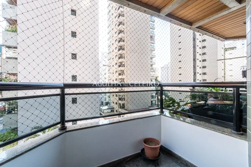 Venda/Moema: 04 suítes no melhor de Moema Pássaros! – AP7001