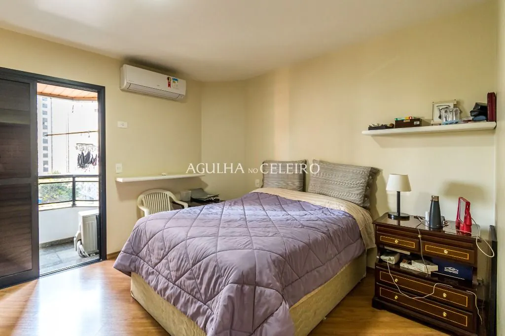 Venda/Moema: 04 suítes no melhor de Moema Pássaros! – AP7001