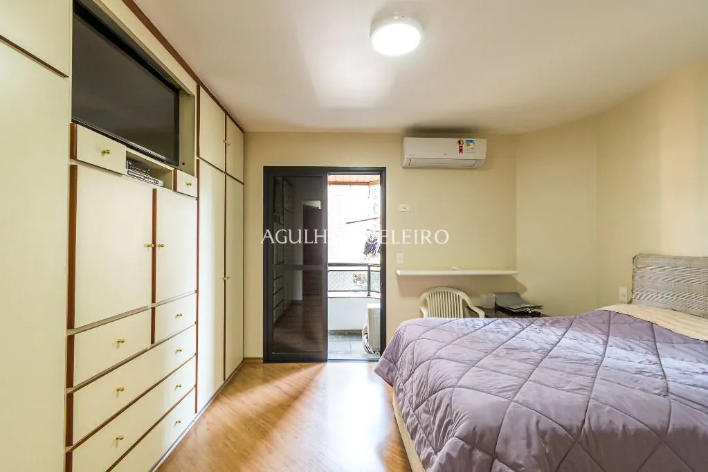 Venda/Moema: 04 suítes no melhor de Moema Pássaros! – AP7001