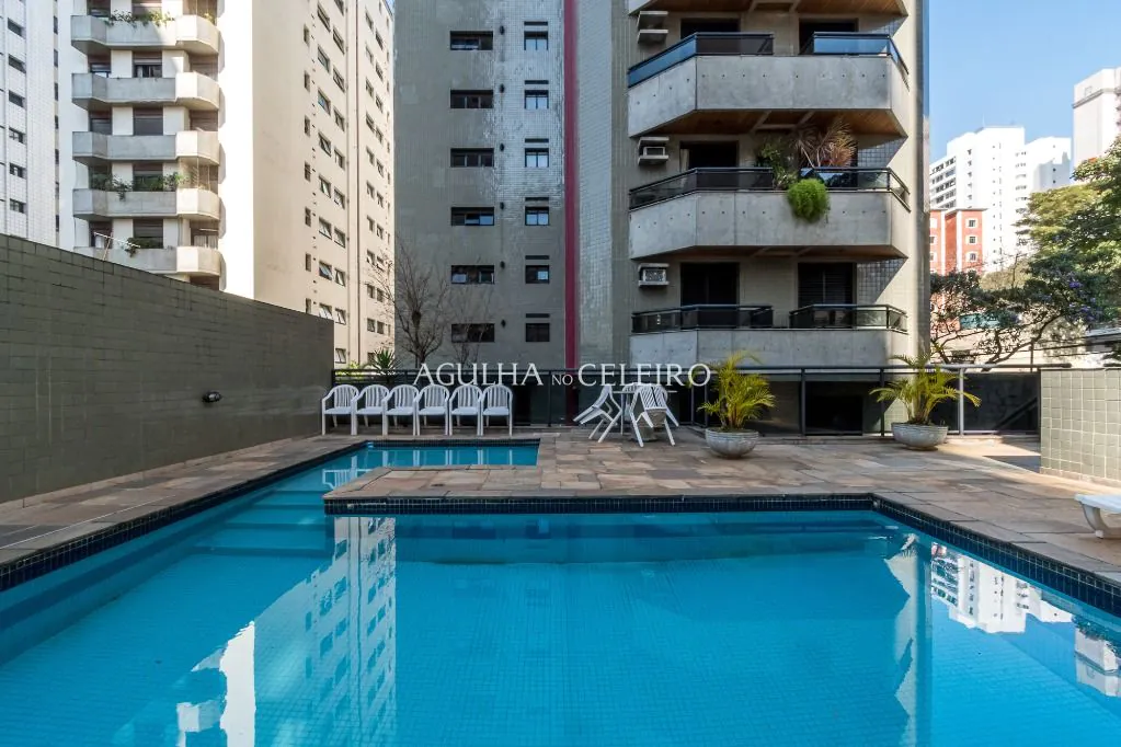 Venda/Moema: 04 suítes no melhor de Moema Pássaros! – AP7001