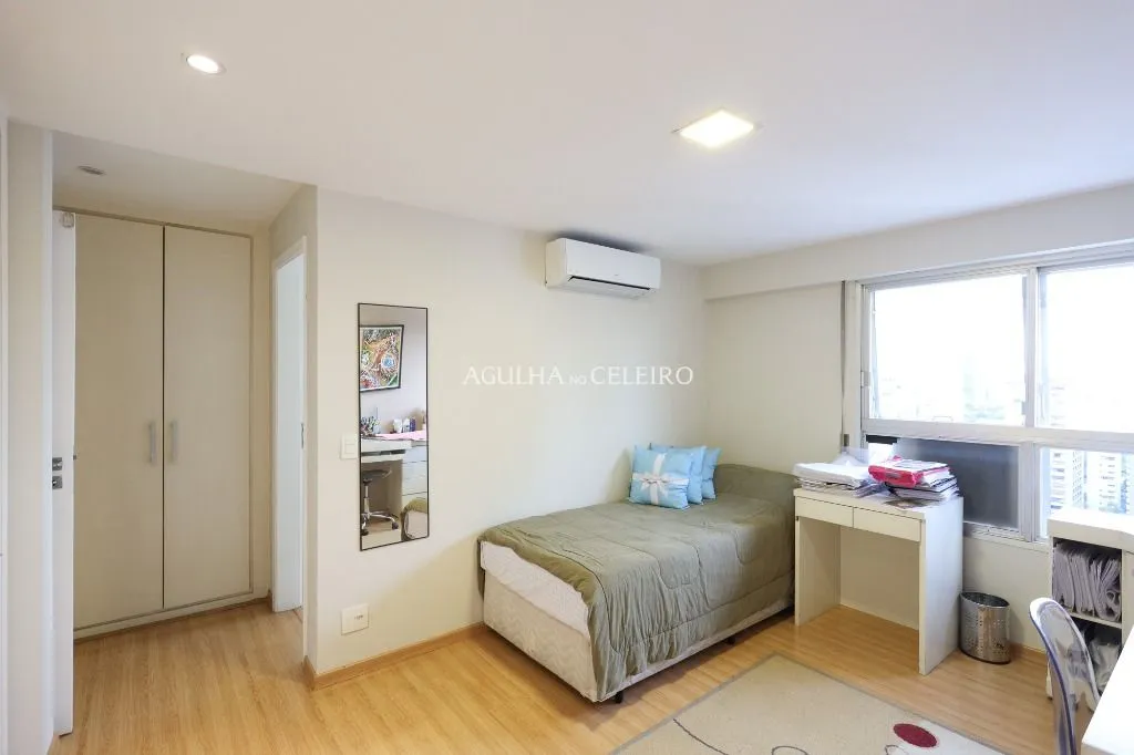 Venda/Itaim: 360 graus de vista! – AP7902