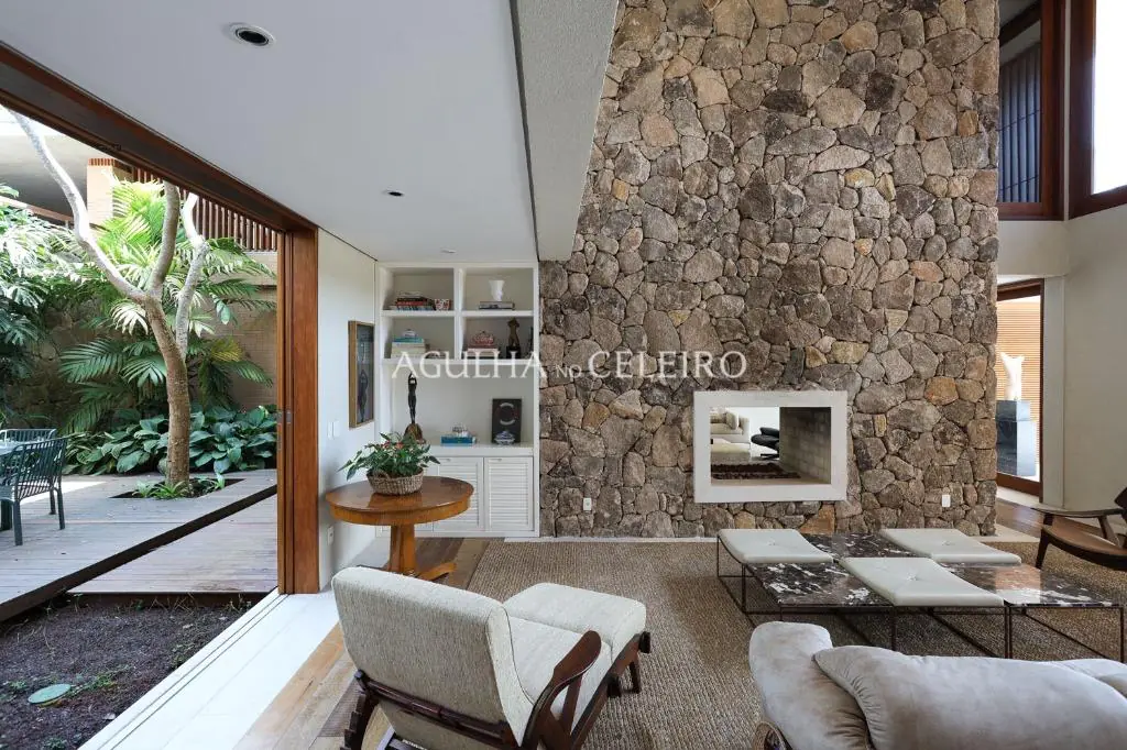 Venda/Quinta da Baroneza: magnifica casa com amplo terreno – CA0831