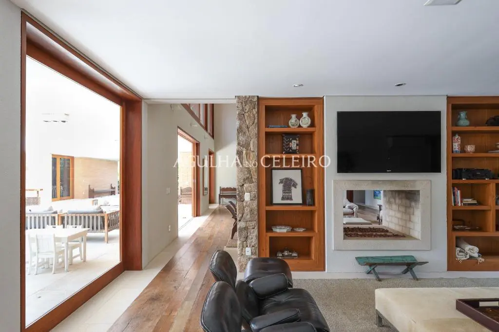 Venda/Quinta da Baroneza: magnifica casa com amplo terreno – CA0831