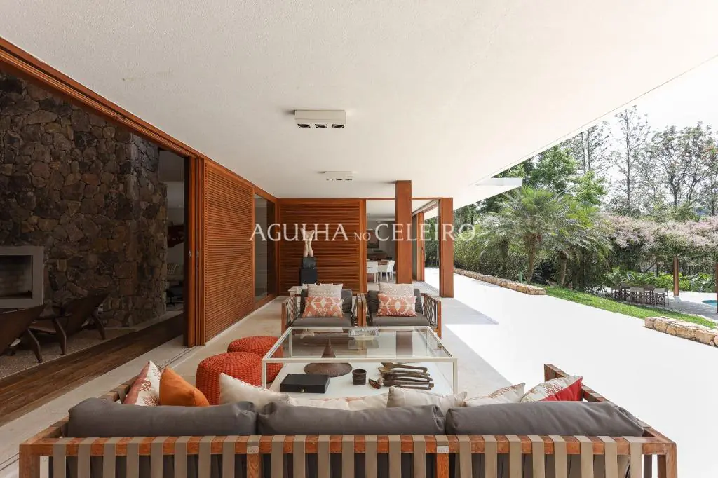 Venda/Quinta da Baroneza: magnifica casa com amplo terreno – CA0831