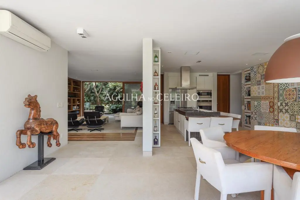 Venda/Quinta da Baroneza: magnifica casa com amplo terreno – CA0831