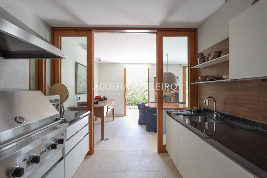 Venda/Quinta da Baroneza: magnifica casa com amplo terreno – CA0831