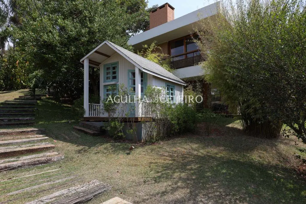 Venda/Quinta da Baroneza: magnifica casa com amplo terreno – CA0831
