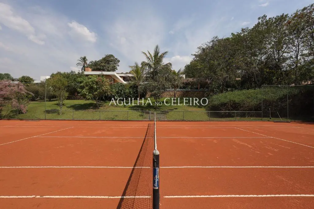 Venda/Quinta da Baroneza: magnifica casa com amplo terreno – CA0831