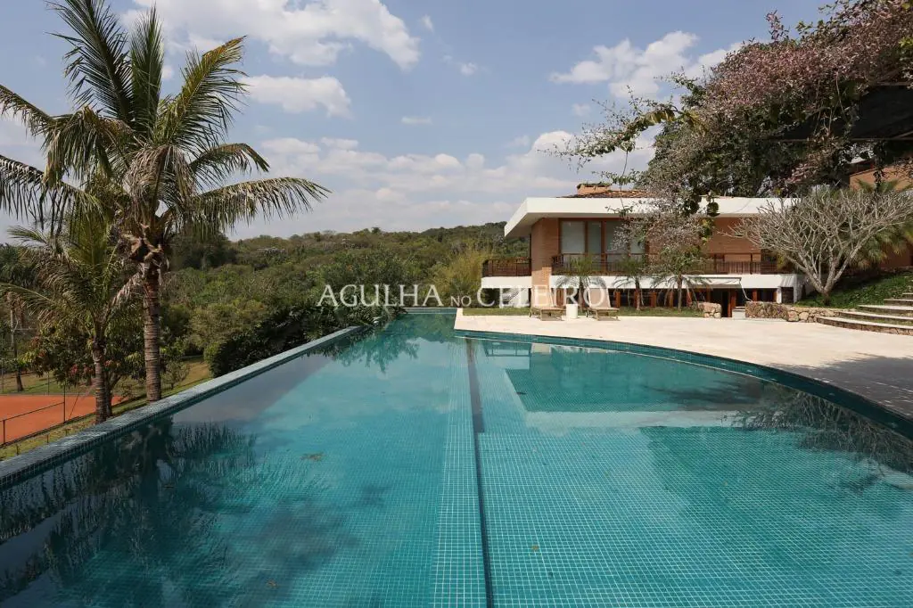 Venda/Quinta da Baroneza: magnifica casa com amplo terreno – CA0831