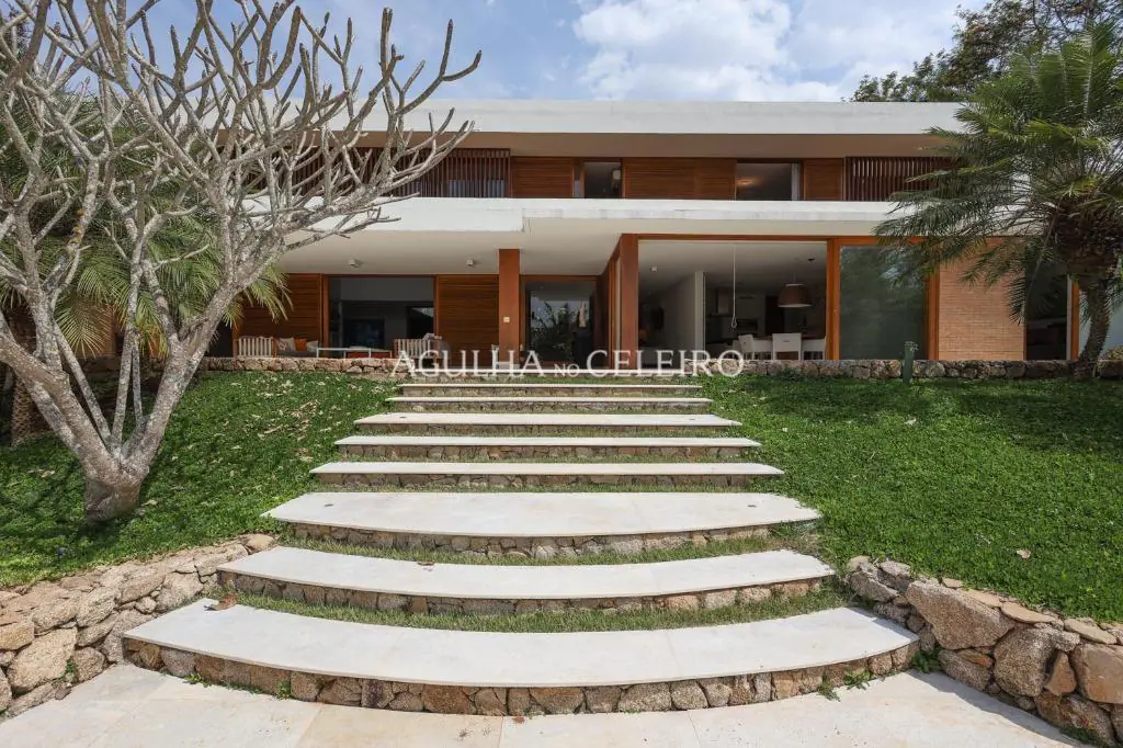 Venda/Quinta da Baroneza: magnifica casa com amplo terreno – CA0831