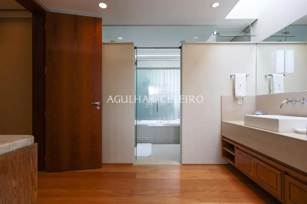 Venda/Quinta da Baroneza: magnifica casa com amplo terreno – CA0831