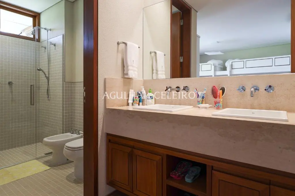 Venda/Quinta da Baroneza: magnifica casa com amplo terreno – CA0831