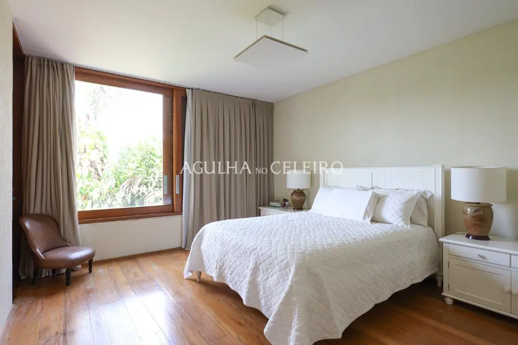 Venda/Quinta da Baroneza: magnifica casa com amplo terreno – CA0831