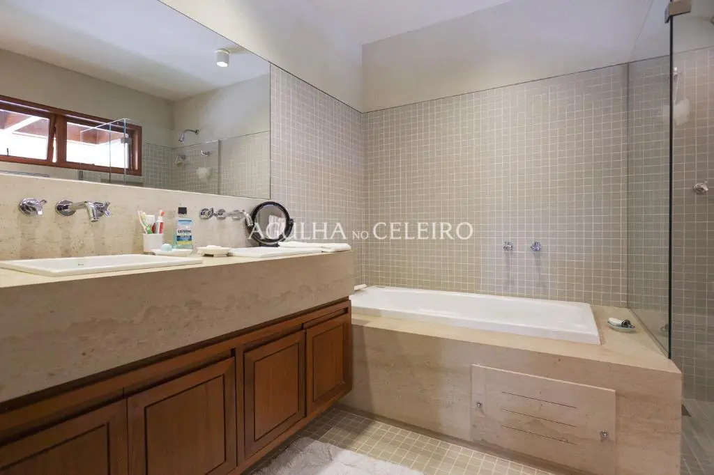 Venda/Quinta da Baroneza: magnifica casa com amplo terreno – CA0831