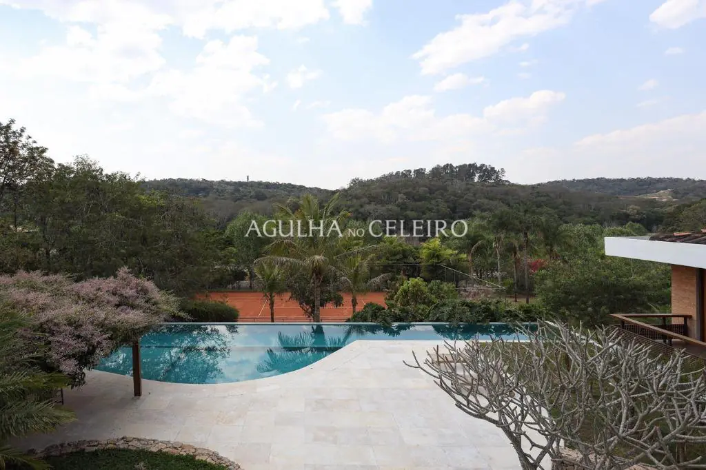 Venda/Quinta da Baroneza: magnifica casa com amplo terreno – CA0831