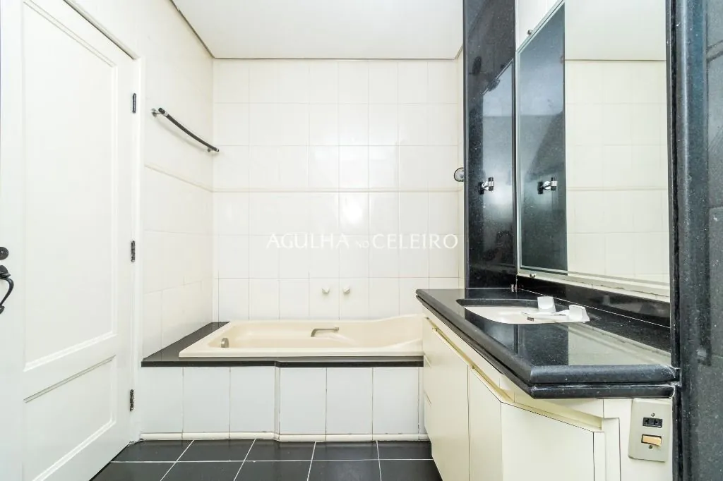 Venda/Moema: Excelente Localização! – CA1014