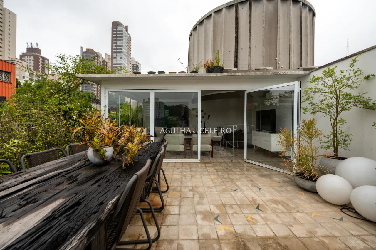 Cobertura charmosa no miolo da Vila Madalena! – CO0598