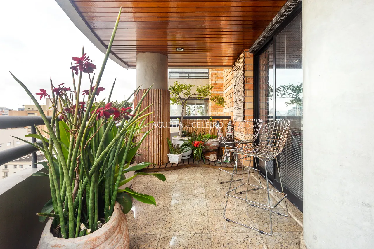 Venda/Moema: Andar alto, amplo e com luminosidade garantida. – 10166