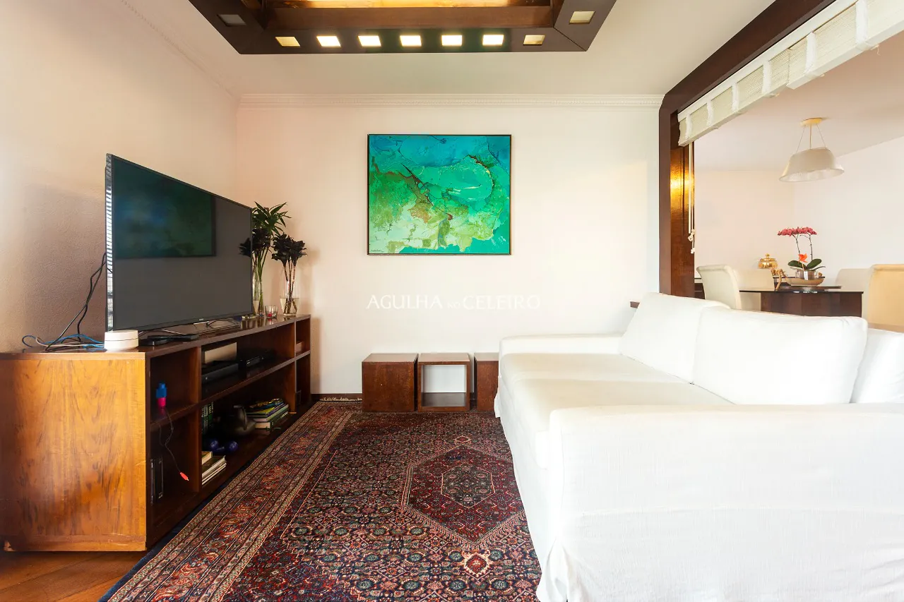 Venda/Moema: Andar alto, amplo e com luminosidade garantida. – 10166