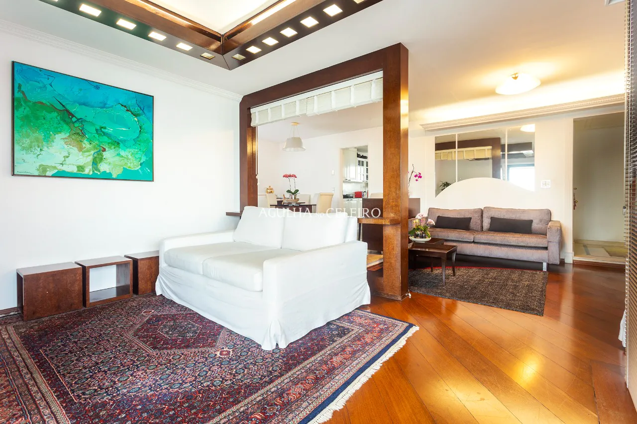 Venda/Moema: Andar alto, amplo e com luminosidade garantida. – 10166