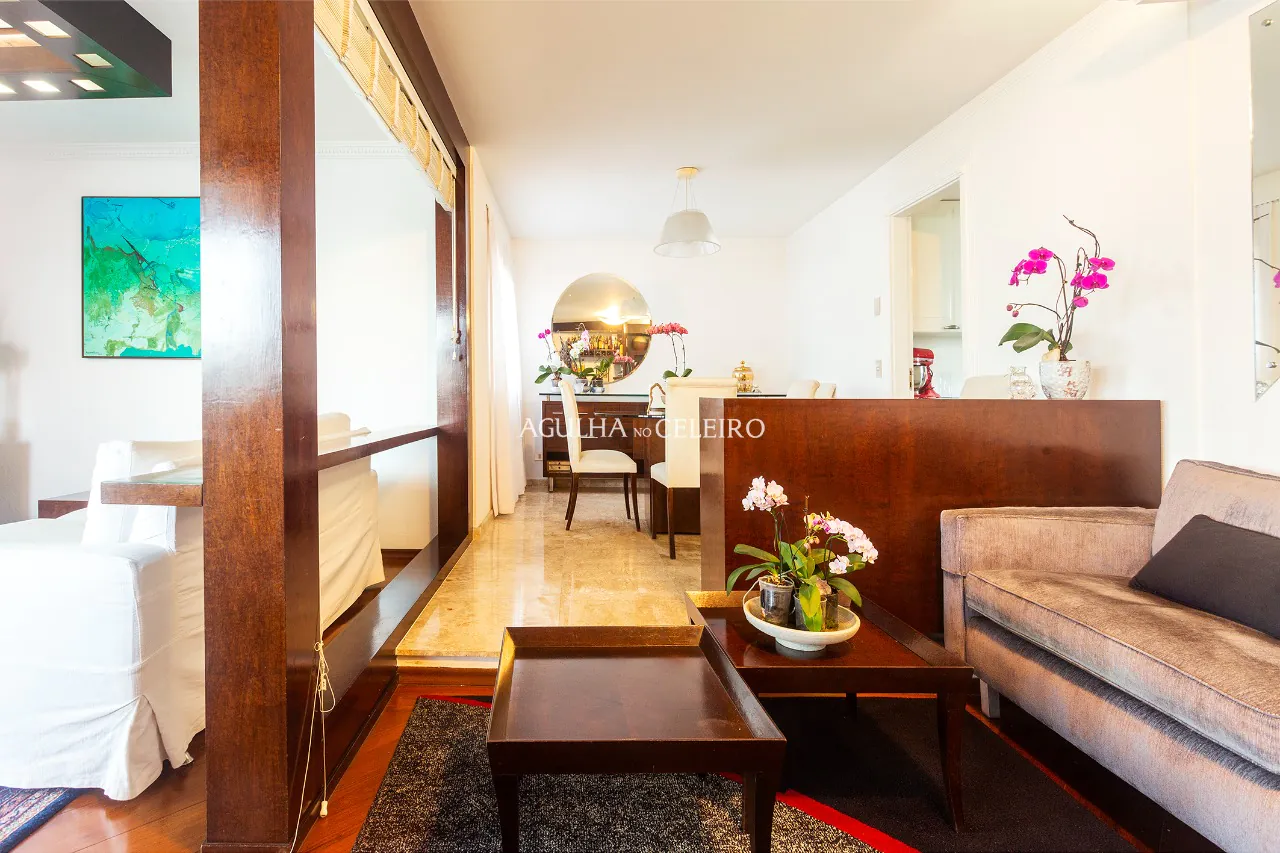 Venda/Moema: Andar alto, amplo e com luminosidade garantida. – 10166