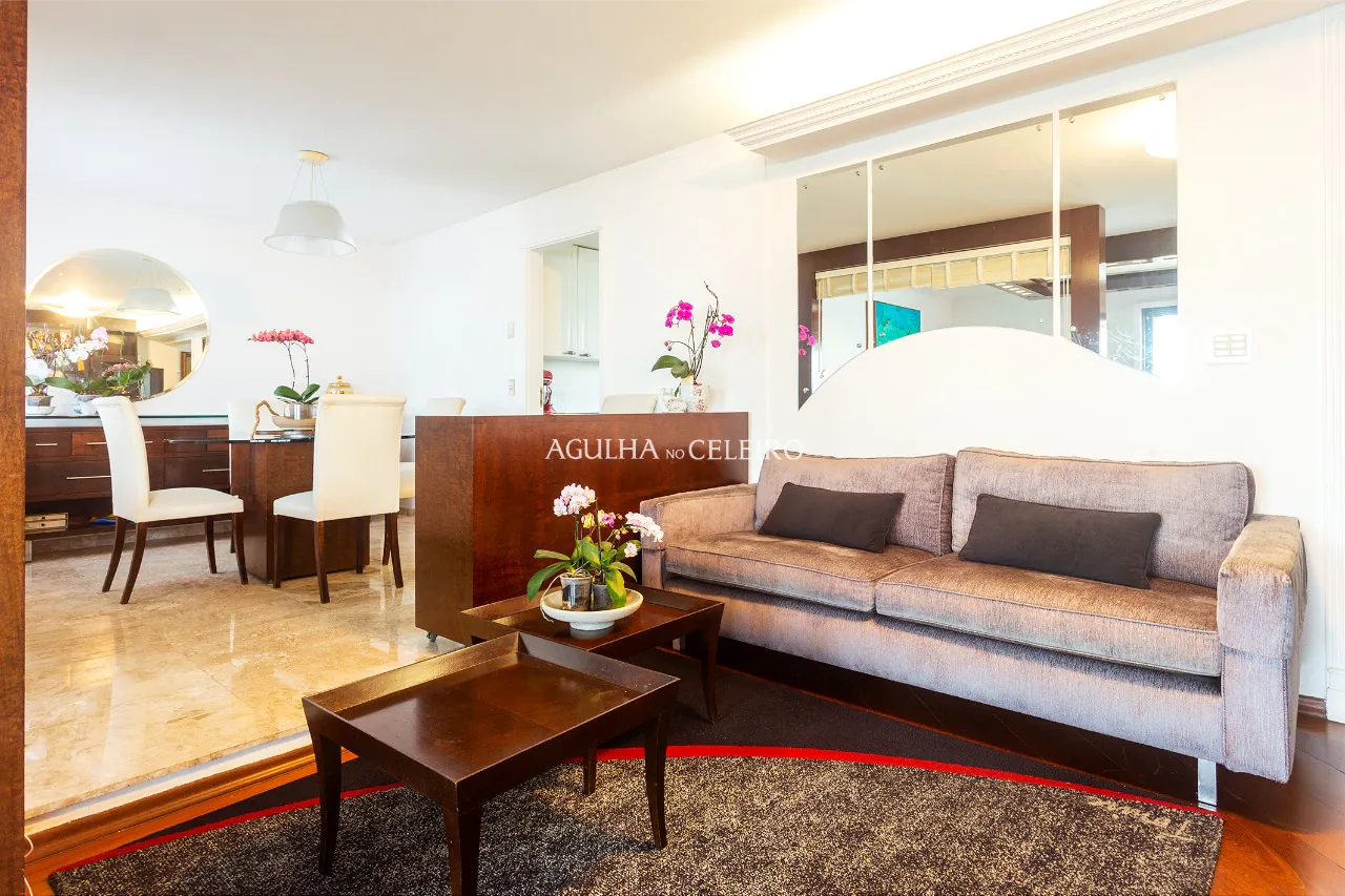 Venda/Moema: Andar alto, amplo e com luminosidade garantida. – 10166