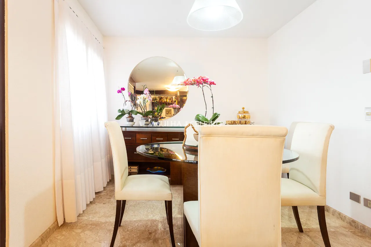 Venda/Moema: Andar alto, amplo e com luminosidade garantida. – 10166