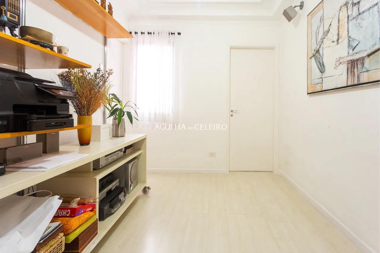 Venda/Moema: Andar alto, amplo e com luminosidade garantida. – 10166