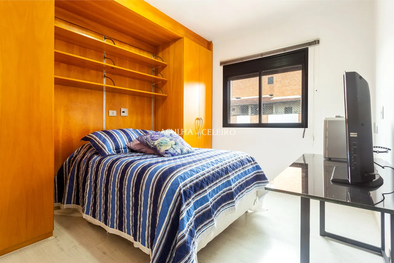 Venda/Moema: Andar alto, amplo e com luminosidade garantida. – 10166