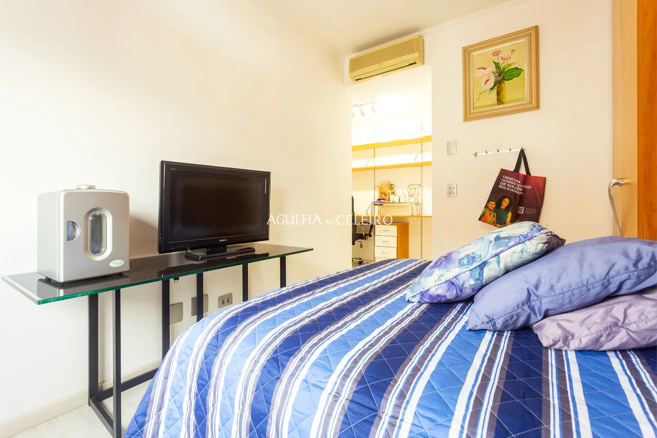 Venda/Moema: Andar alto, amplo e com luminosidade garantida. – 10166